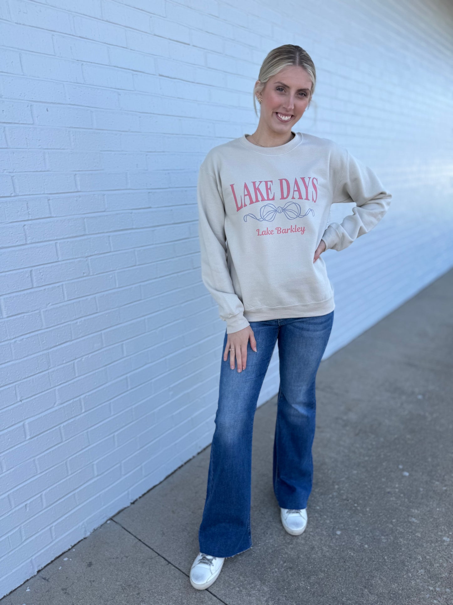 Lake Days Lake Barkley Bow Crewneck