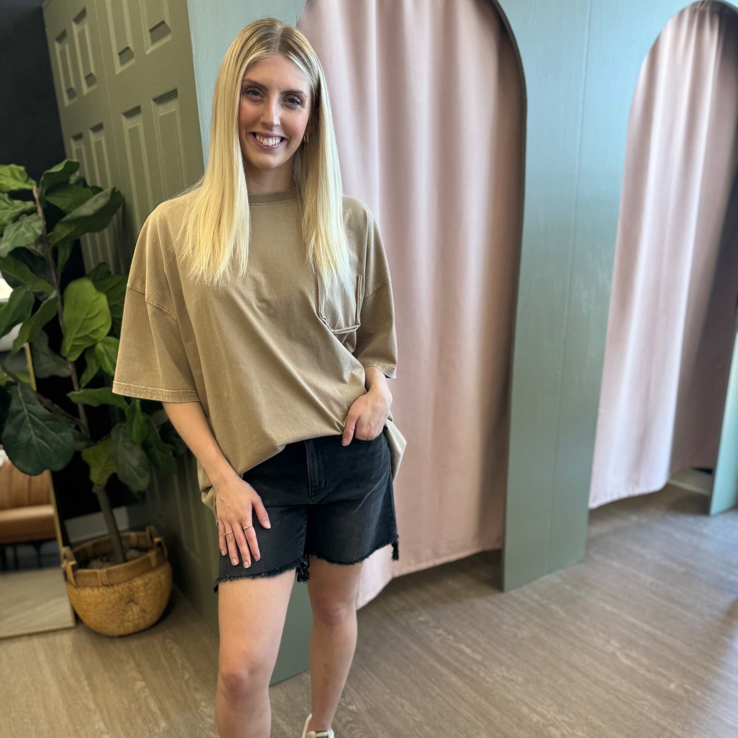 Judy Blue Black Mid Rise Shorts