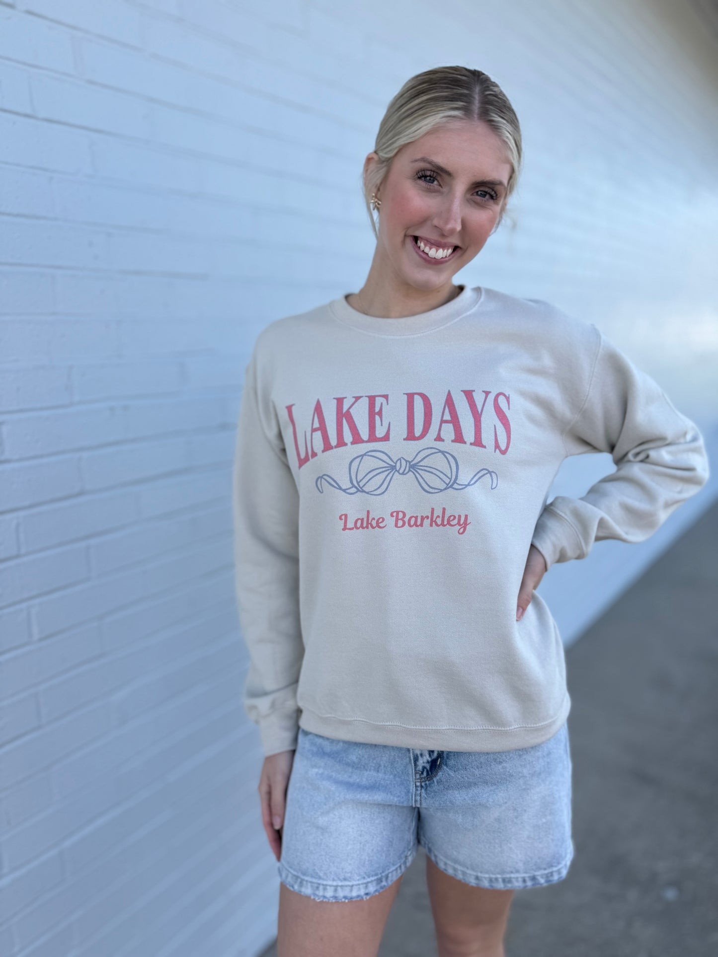 Lake Days Lake Barkley Bow Crewneck
