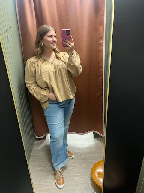 All the DEETS Top